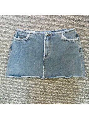 PrettyLittleThing Distressed Denim Mini Skirt Size 4 NWT
